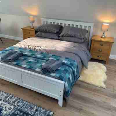 Farmhouse Loft Studio in rural location with parking Rooms