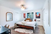 Quiet two story unit with mountain views. 5 min to Sugarhouse Hotels in Millcreek