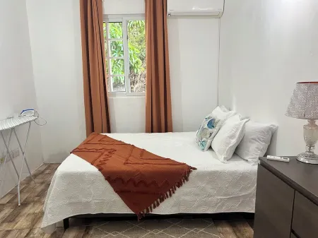 Beautiful Sunset and Mountain View 2 Bedroom Apartment