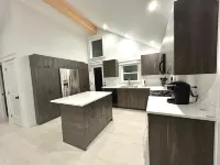 Brand new renovated 2-bedroom cottage in welcoming Wells with AC Hotel a Wells