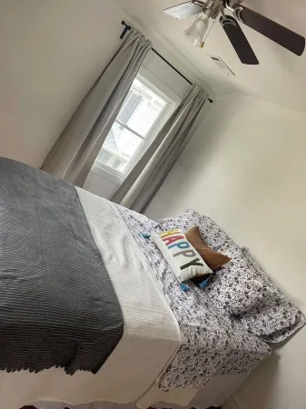 Spacious Chic 3-BDR Apartment in charming St. Charles for you to Create Memories Отели в г. Сент-Чарльз