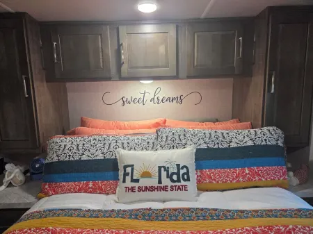 Sunshine Serenity @ Crystal River, Florida Отели в г. Хомосасса-Спрингс