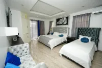 Spacious 7-bedroom villa in charming Santo Domingo Este with AC, WiFi Các khách sạn ở 