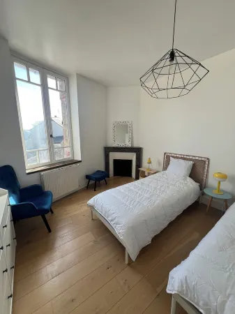 Superb T4 duplex, in the heart of Batz, all on foot!