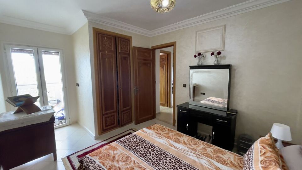 2 BEDROOM APPARTMENT !