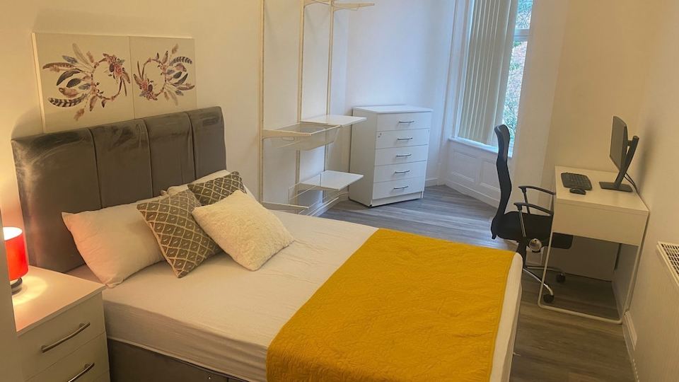 Boutique Room in Wakefield City Center