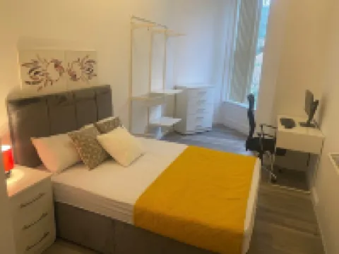 Boutique Room in Wakefield City Center