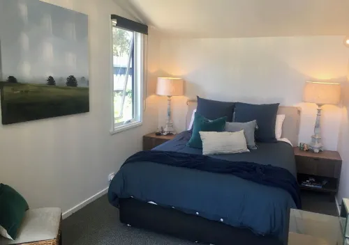 Perfect position in Somers - 150m to beach and 3 minutes walk from cafe Hotels in Hastings