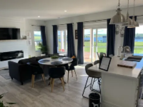 Bela Vista Getaway - Water views,  Dreamy Sunsets and Star Gazing. Pet-Friendly!