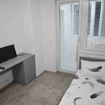 Dani's Luxury 2-bedroom Apartment 5 min from Skopje Center Rooms