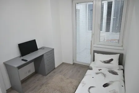 Dani's Luxury 2-bedroom Apartment 5 min from Skopje Center Отели в г. Кисела-Вода
