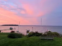 Cozy Lake House on Oneida with Waterfront Access Hotels in Cicero