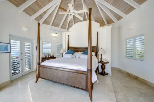 Your luxury home sleeps 10 on the World's number one Island and beach