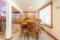 Compound on Lake - Gameroom/Dock/Pool/Hot tub - Sleeps 37