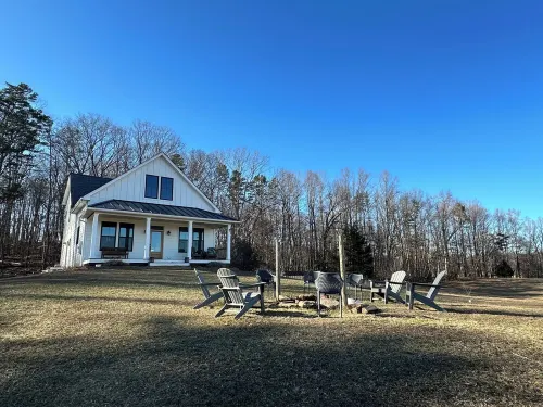 Farmhouse Getaway - Firepit, Views & Stargazing Hotels in Rappahannock County