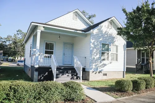 Charming 2-bedroom cottage built with children and pets in mind.