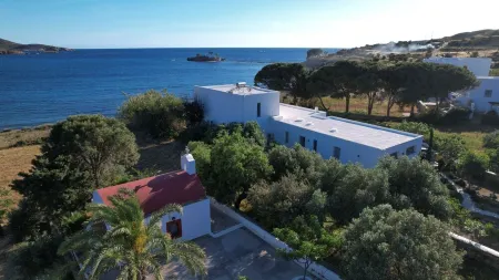 Villa Agios Isidoros Kokkali Beach Leros Отели рядом с достопримечательностью «A LA MODE»