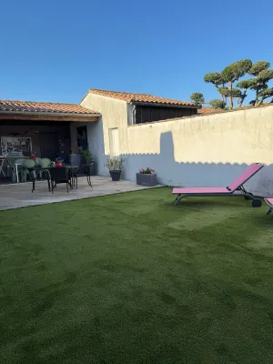 HOUSE FOR RENT ON THE ISLE OF RE LA FLOTTE EN RE 10 MINS FROM TOWN CENTER Hotels in La Flotte