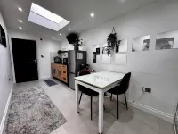 cosy large one-bedroom for business travellers Hotels in Twickenham