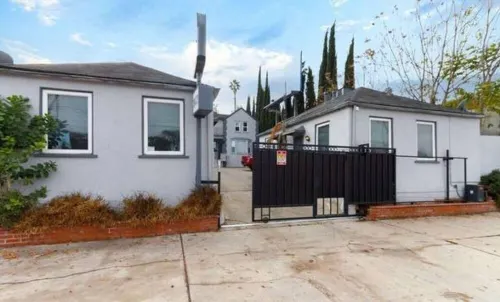 Unfurnished Cozy Studio Apartment in Studio City