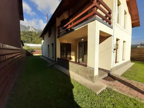 A nice and worm guest house to stay for a few days or more! Mountain View Hotels in Busteni