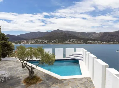 Incredible villa on the Costa Brava with direct access to the sea and two swimming pools Hotels near Platja Gran