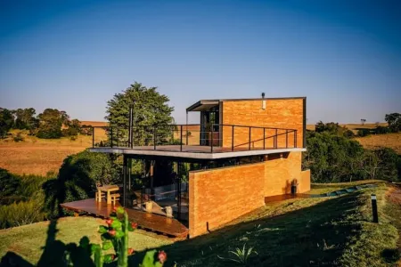 Casa Floresta / Refuge with incredible views near São Paulo