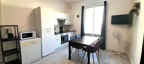 Chez Benjamin -> Sleeps 2 to 4 in the center of Azay