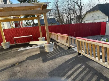 Spacious & Stylish 2-Bedroom Retreat, King Bed, Shared Gazebo