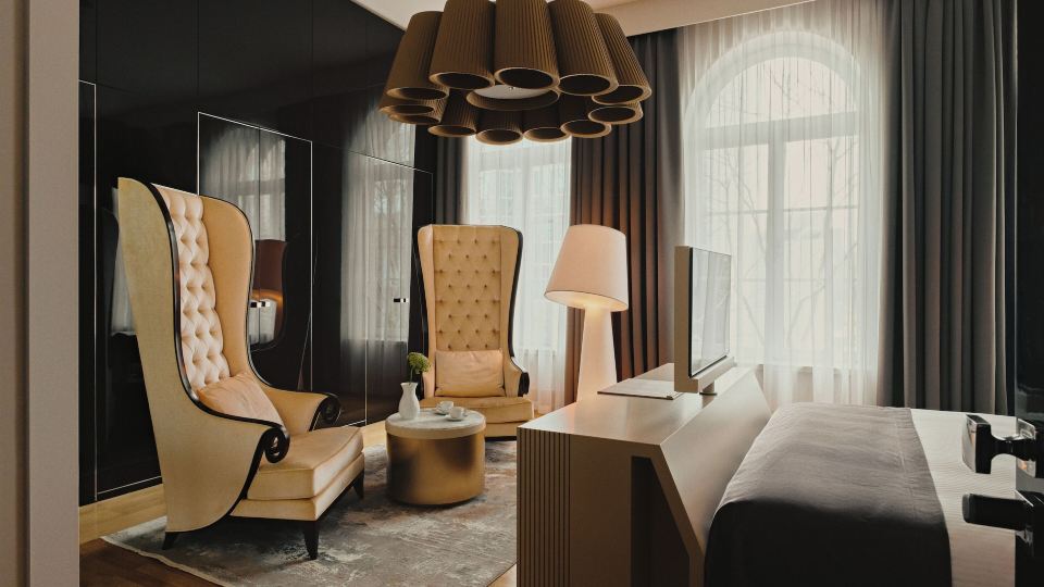 Hotel Blow Up Hall