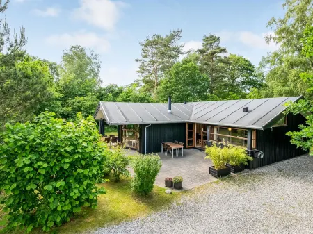 "Rosaline" - 500m from the sea