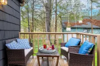 Charcoal Chalet by AvantStay - 주차장