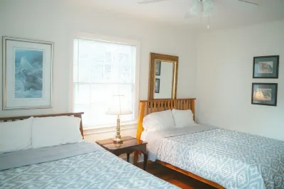 The Mockingbird Crew House - 3 Bedroom, 2 Bath Home in North Fondren Hotels near Mississippi Children's Museum