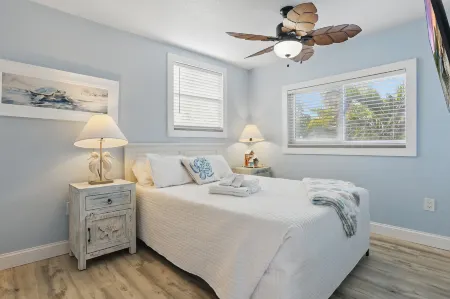 Coco Sands Beachside Cottages Отели рядом с достопримечательностью «SSlater Surf Tackle»