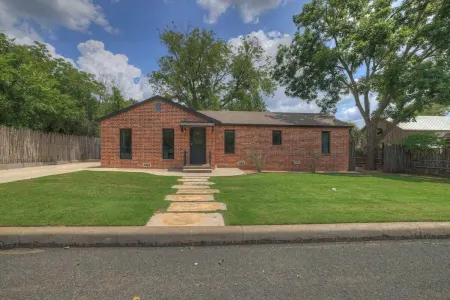 Alcove: Steps to Main St-High End Home w/Hot-Tub!