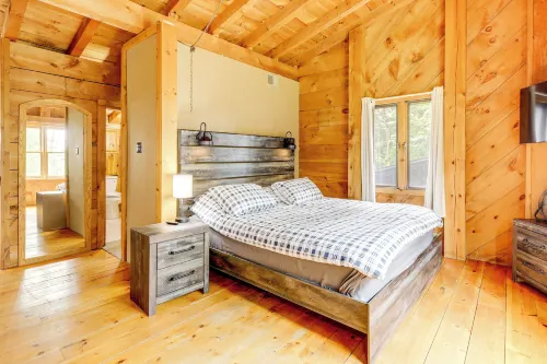 7 Mi to Glens Falls: Peaceful Retreat w/ Game Room Hotels in Argyle