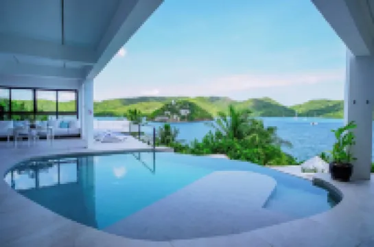 Stunning Luxe 220sm Villa by the Sea Entirely Private with Own Pool