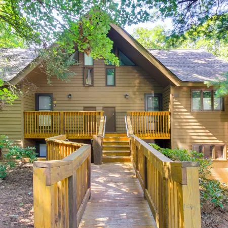 Wintergreen Resort Condo w/ Deck, 0.3 Mi to Slopes