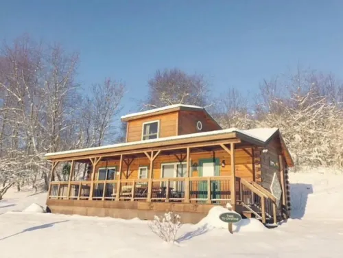 Time to Unwine-Waterfront Cabin w/Hot Tub! Pet Friendly! Blue Ridge Parkway