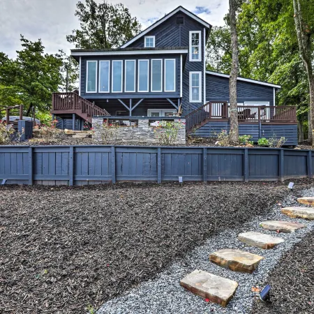 Waterfront Gem on Lake Sinclair with Boat Dock!
