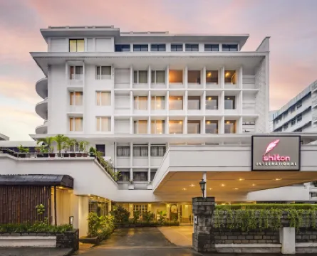 シルトン インターナショナル ハイ・コート・オブ・ケーララ周辺のホテル