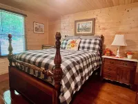 Countryside Thanksgiving Haven: Sleeps 6, Full Kitchen and Dining Room