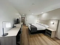 Pinewood Motor Inn Hotels in Baldwin