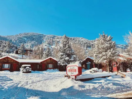 Foot of the Mountain Motel