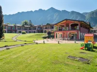 Apartment by Lake Idro with Mountain Views Hotels in Idro