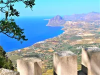 Villa in Valderice with Pool and Garden