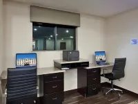 Holiday Inn Express & Suites Deming Mimbres Valley Hotels in Deming