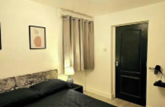 Charming 1 Bedroom Apartment in Bridgend