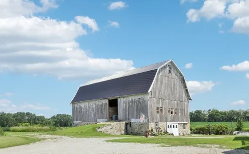 Relaxing Spacious Farmhouse with Fire-Pit and Family Friendly Amenities