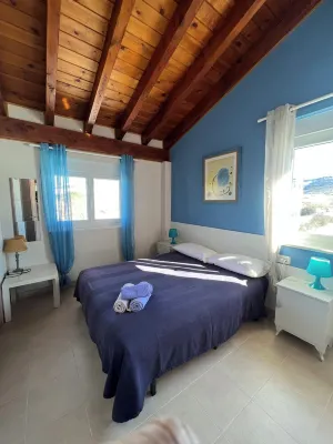 Self catering Llosa for 10 people